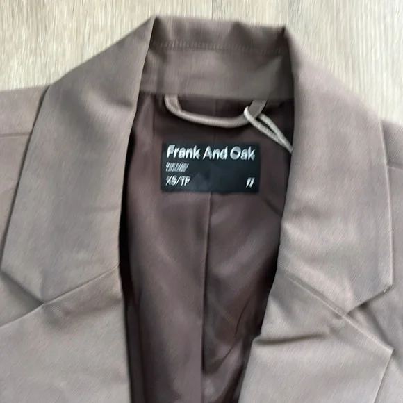 Frank And Oak The Relaxed 2-Button Blazer in Dark Taupe Size XS - Picture 8 of 10
